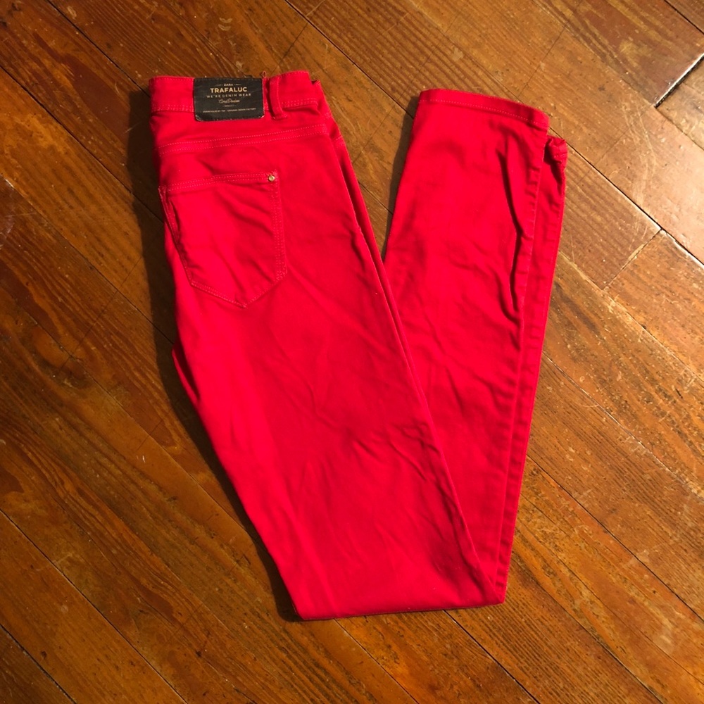 ♦️red pants ♦️